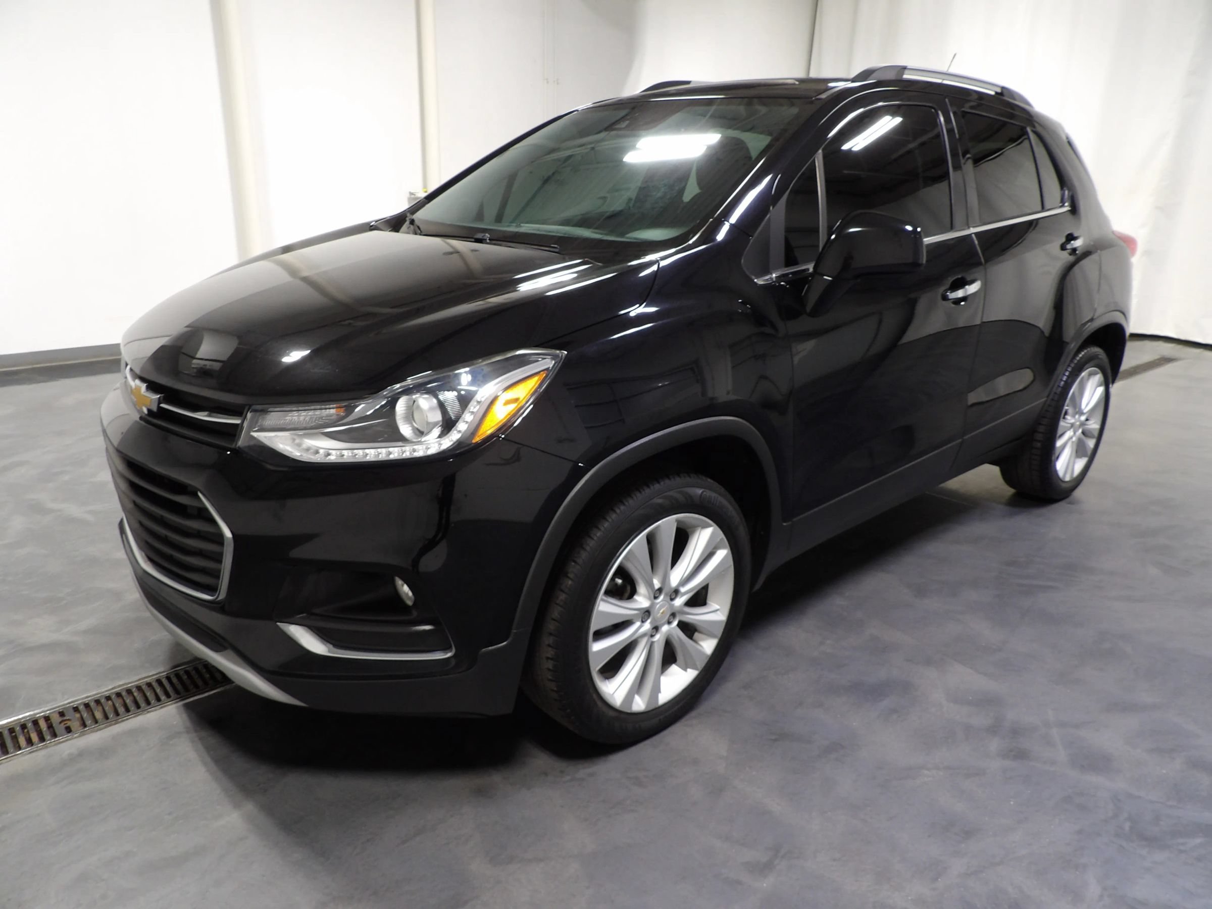 Used 2020 Chevrolet Trax Premier AWD/4WD image 3