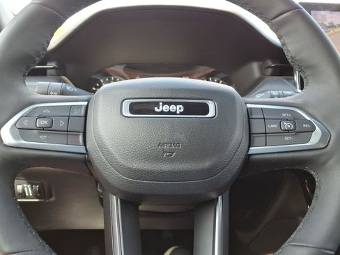 Used 2023 Jeep Compass Latitude w/ Sun and Sound Group AWD/4WD image 14