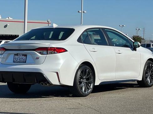 Certified 2025 Toyota Corolla SE w/ Convenience Package FWD image 2