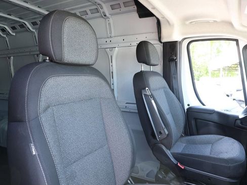 Used 2025 RAM ProMaster 2500 w/ Convenience Group FWD image 24