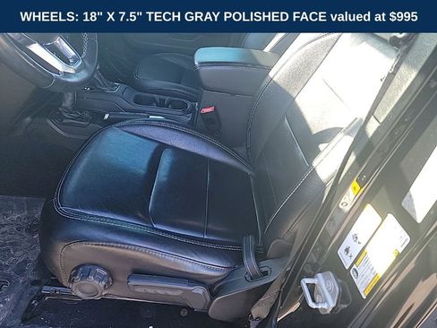 Used 2019 Jeep Wrangler Unlimited Sahara image 12