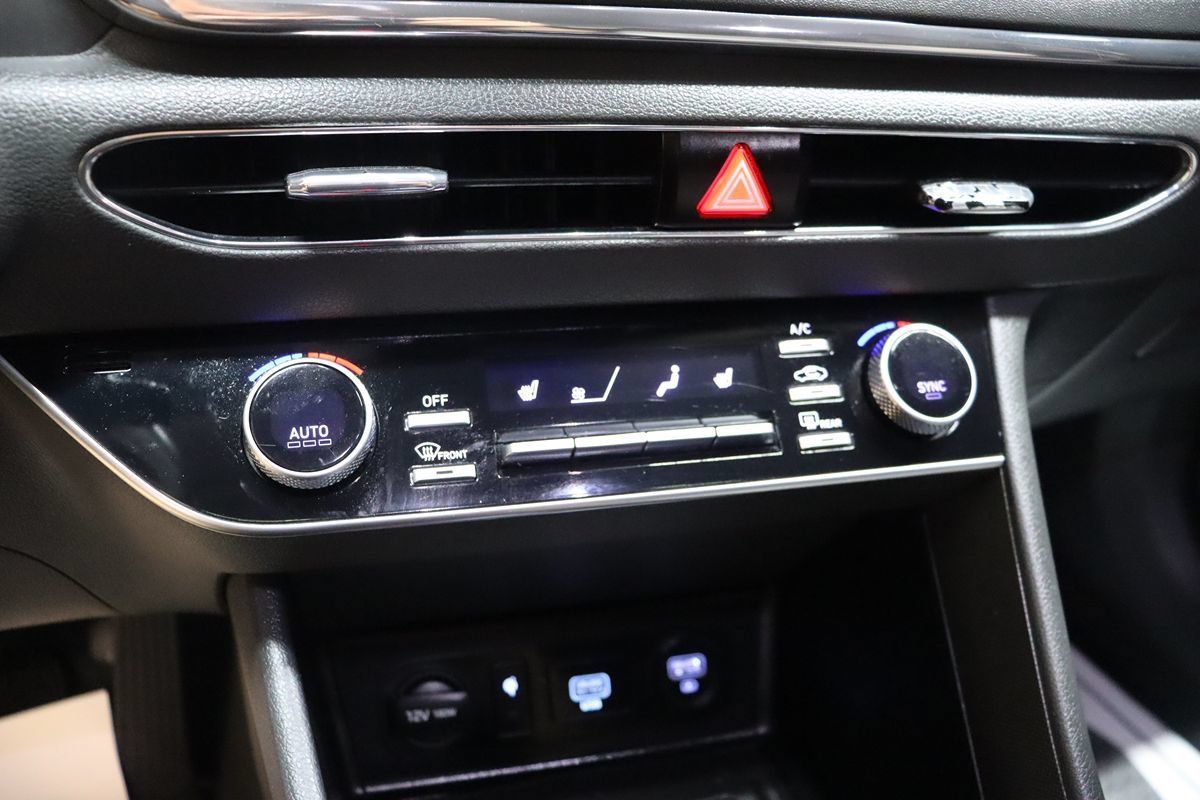 Used 2020 Hyundai Sonata SEL w/ Convenience + Sunroof Package FWD image 46