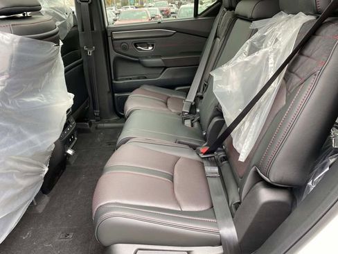 New 2026 Honda Pilot Black Edition image 7