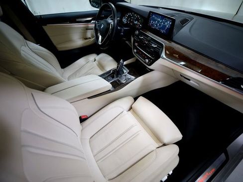 Used 2019 BMW 540i image 5