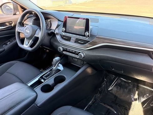 Certified 2025 Nissan Altima 2.5 SV FWD image 13