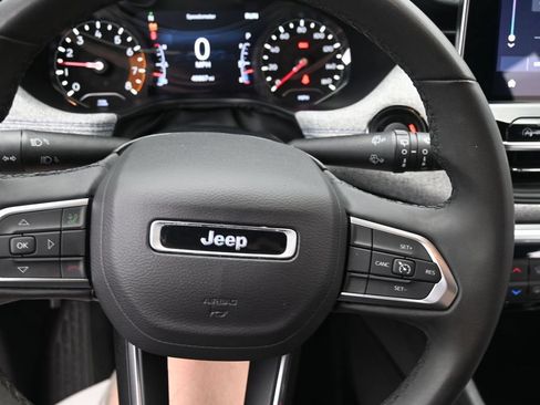 Used 2024 Jeep Compass Latitude AWD/4WD image 26