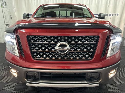 Used 2017 Nissan Titan PRO-4X w/ Pro-4x Convenience Package AWD/4WD image 3