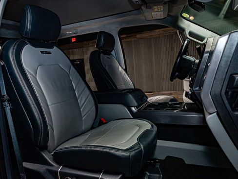 Used 2022 Ford F450 Limited w/ FX4 Off-Road Package image 30