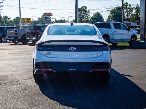 Used 2025 Hyundai Sonata SEL FWD image 6