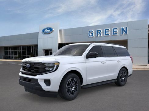 Used 2025 Ford Expedition Active AWD/4WD image 2