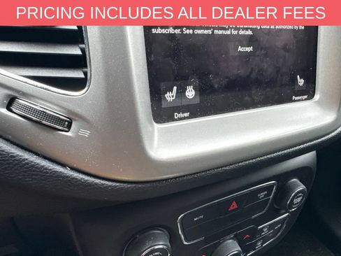 Used 2021 Jeep Compass Latitude w/ Sun and Sound Group AWD/4WD image 7