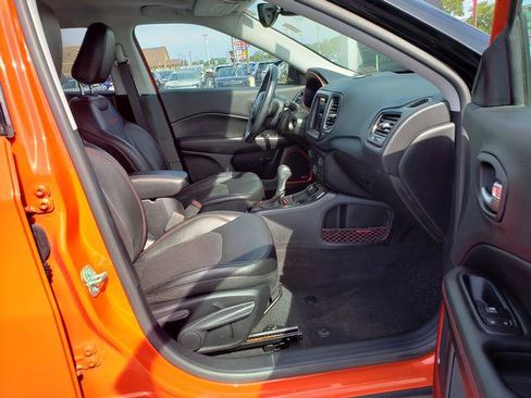 Used 2017 Jeep Compass Trailhawk w/ Leather Interior Group AWD/4WD image 19