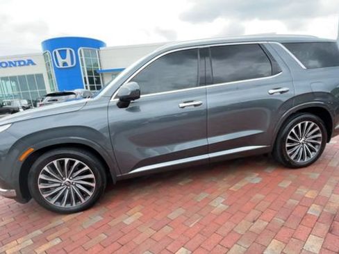 Used 2024 Hyundai Palisade Calligraphy FWD image 6