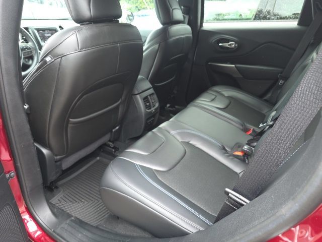 Used 2019 Jeep Cherokee Latitude Plus AWD/4WD image 20