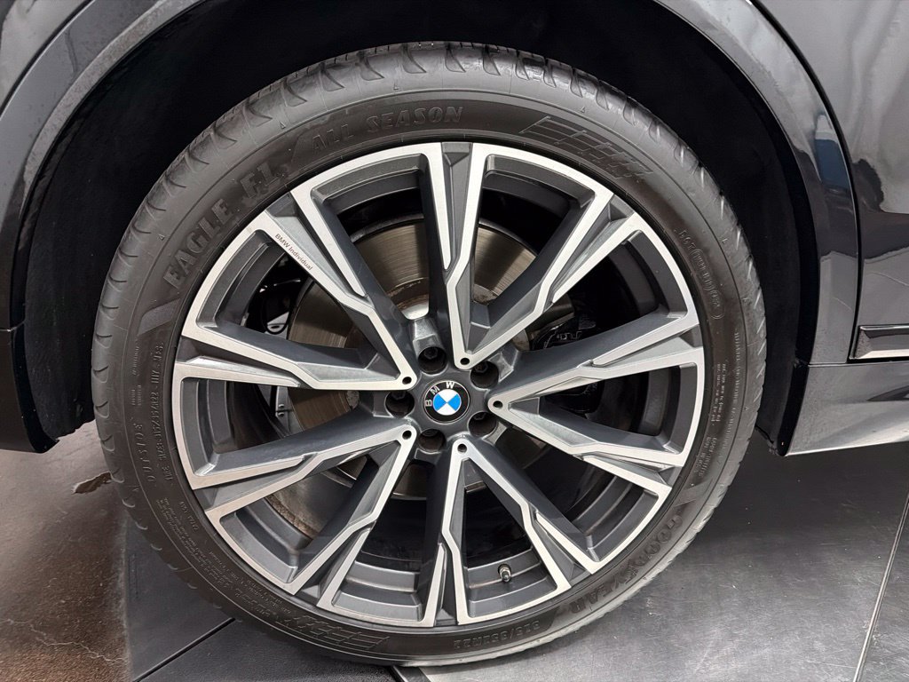 Used 2022 BMW X7 M50i AWD/4WD image 12