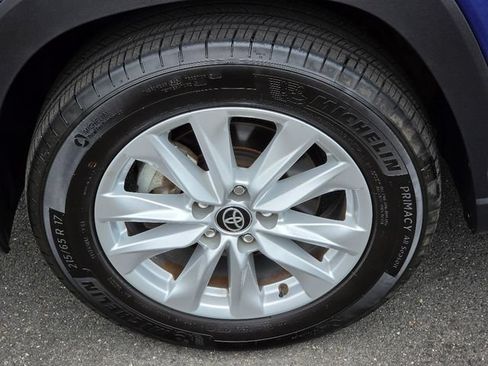 Used 2024 Toyota Corolla Cross LE w/ Moonroof Package AWD/4WD image 18