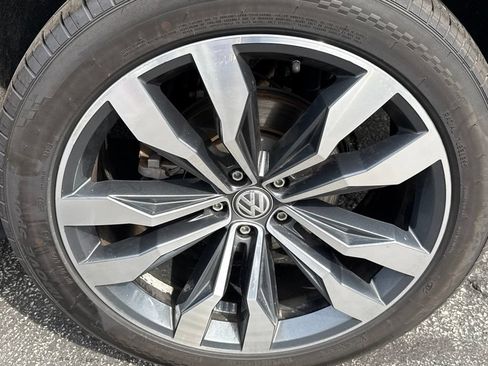 Used 2021 Volkswagen Atlas SEL R-Line FWD image 10