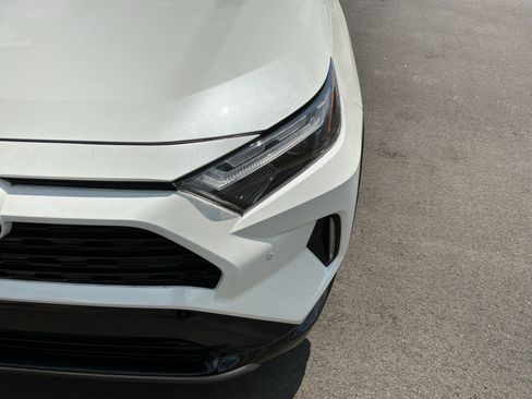 Used 2022 Toyota RAV4 XSE AWD/4WD image 6