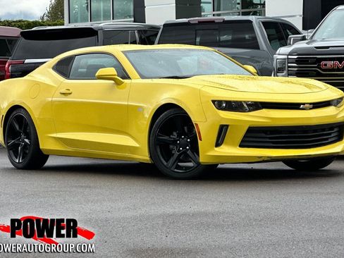 Used 2018 Chevrolet Camaro LT RWD image 1