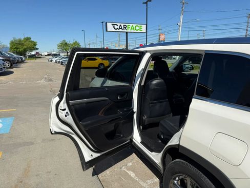 Used 2019 Toyota Highlander Limited Platinum image 21
