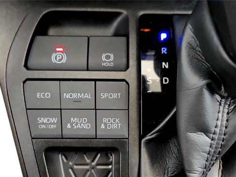 Certified 2024 Toyota RAV4 LE image 33