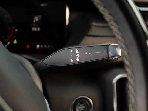 Used 2024 GMC Acadia Denali w/ Super Cruise Package image 21