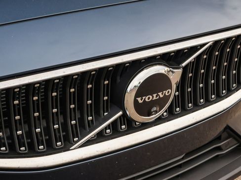 New 2026 Volvo V60 B5 Cross Country Plus w/ Climate Package image 16