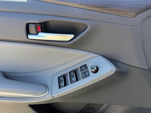 Used 2020 Toyota Avalon XLE w/ Moonroof Package FWD image 19