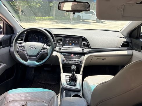 Used 2017 Hyundai Elantra Limited FWD image 8