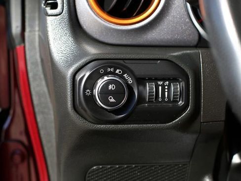 Used 2022 Jeep Gladiator Mojave w/ Trailer Tow Package image 10