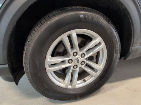 Certified 2023 Ford Explorer XLT AWD/4WD image 9