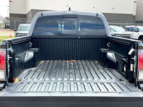 Used 2023 Toyota Tacoma TRD Off-Road image 6