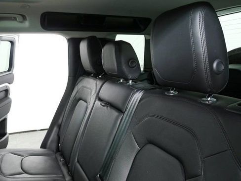 Used 2023 Land Rover Defender 110 S image 23