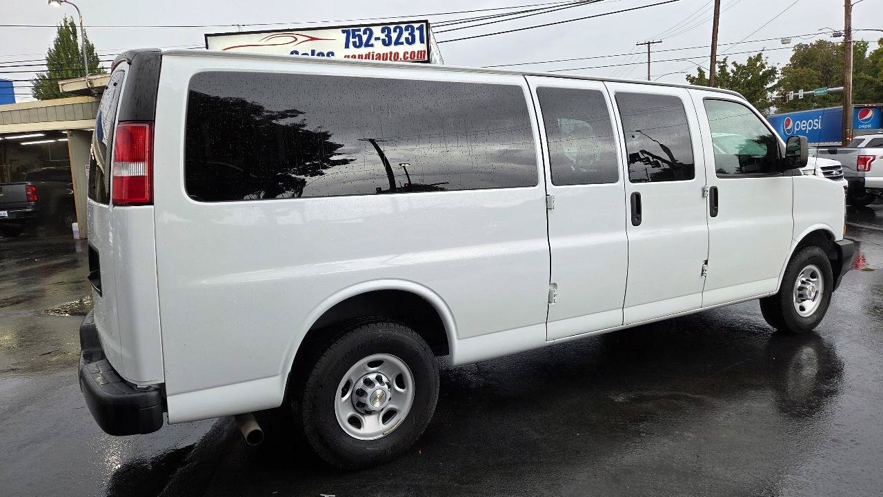 Used 2020 Chevrolet Express 3500 LS RWD image 7