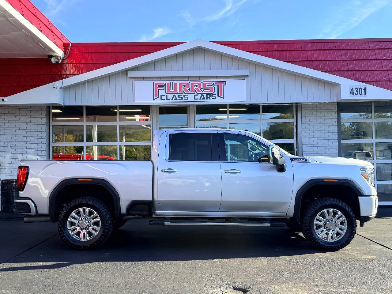 Used 2020 GMC Sierra 2500 Denali w/ Technology Package AWD/4WD image 2
