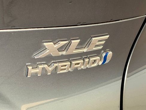 Used 2022 Toyota Venza XLE AWD/4WD image 44
