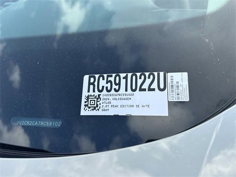 Used 2024 Volkswagen Atlas Peak Edition SE image 35