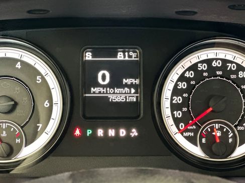 Used 2015 RAM 1500 Express RWD image 23