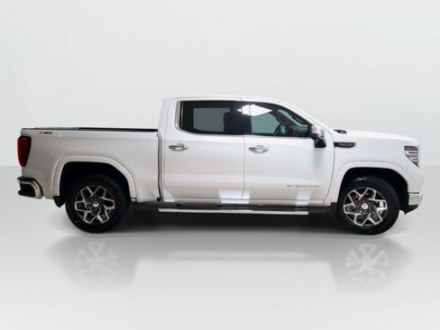 Used 2022 GMC Sierra 1500 SLT w/ SLT Premium Plus Package AWD/4WD image 6