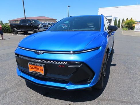Certified 2025 Chevrolet Equinox EV RS w/ Convenience Package II AWD/4WD image 3