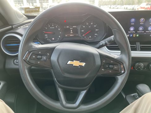 Used 2024 Chevrolet Trax LS w/ LS Convenience Package image 21