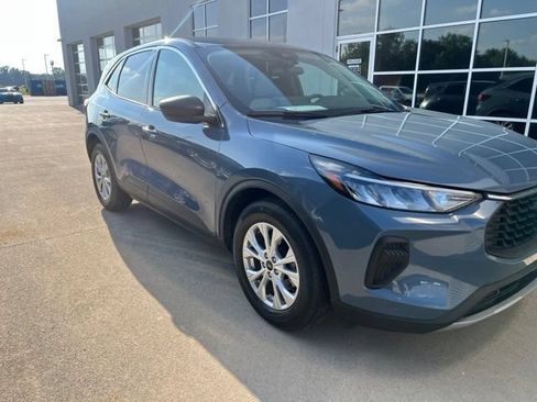 Used 2023 Ford Escape Active w/ Tech Pack #1 FWD image 6
