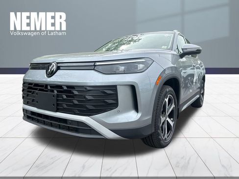 New 2026 Volkswagen Tiguan SE AWD/4WD image 1