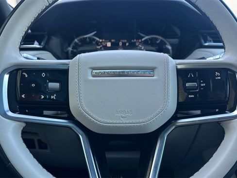 Used 2021 Land Rover Range Rover Velar R-Dynamic S image 27