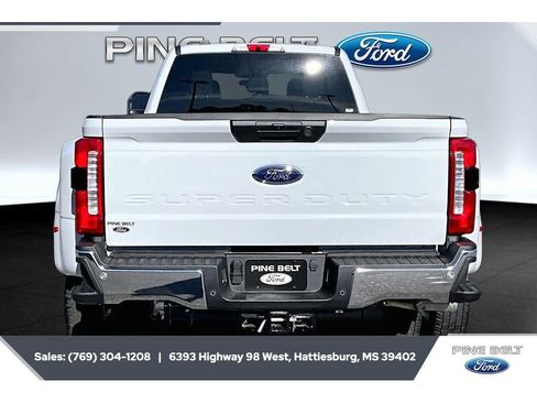 New 2026 Ford F450 XLT w/ 360-Degree Camera Package AWD/4WD image 4