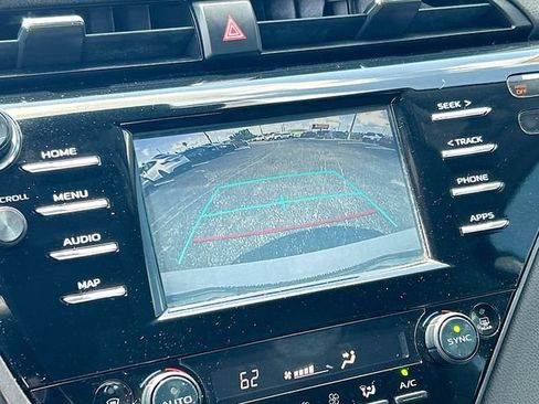 Used 2019 Toyota Camry LE FWD image 11