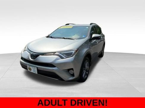 Used 2018 Toyota RAV4 Limited AWD/4WD image 2