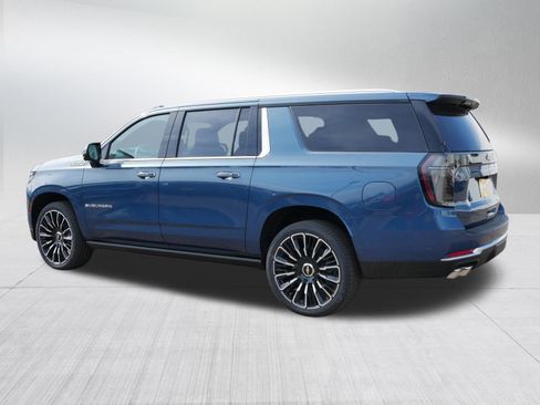 New 2026 Chevrolet Suburban High Country AWD/4WD image 2