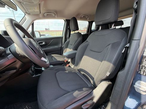 Used 2023 Jeep Renegade Altitude AWD/4WD image 11
