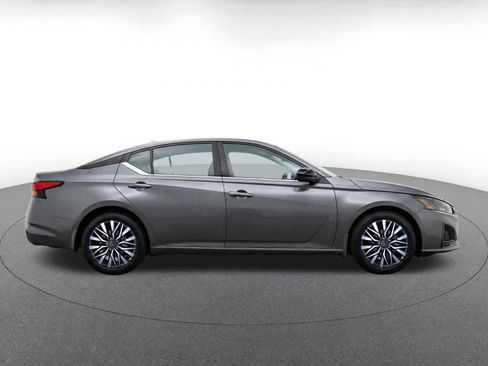Used 2026 Nissan Altima 2.5 SV FWD image 8